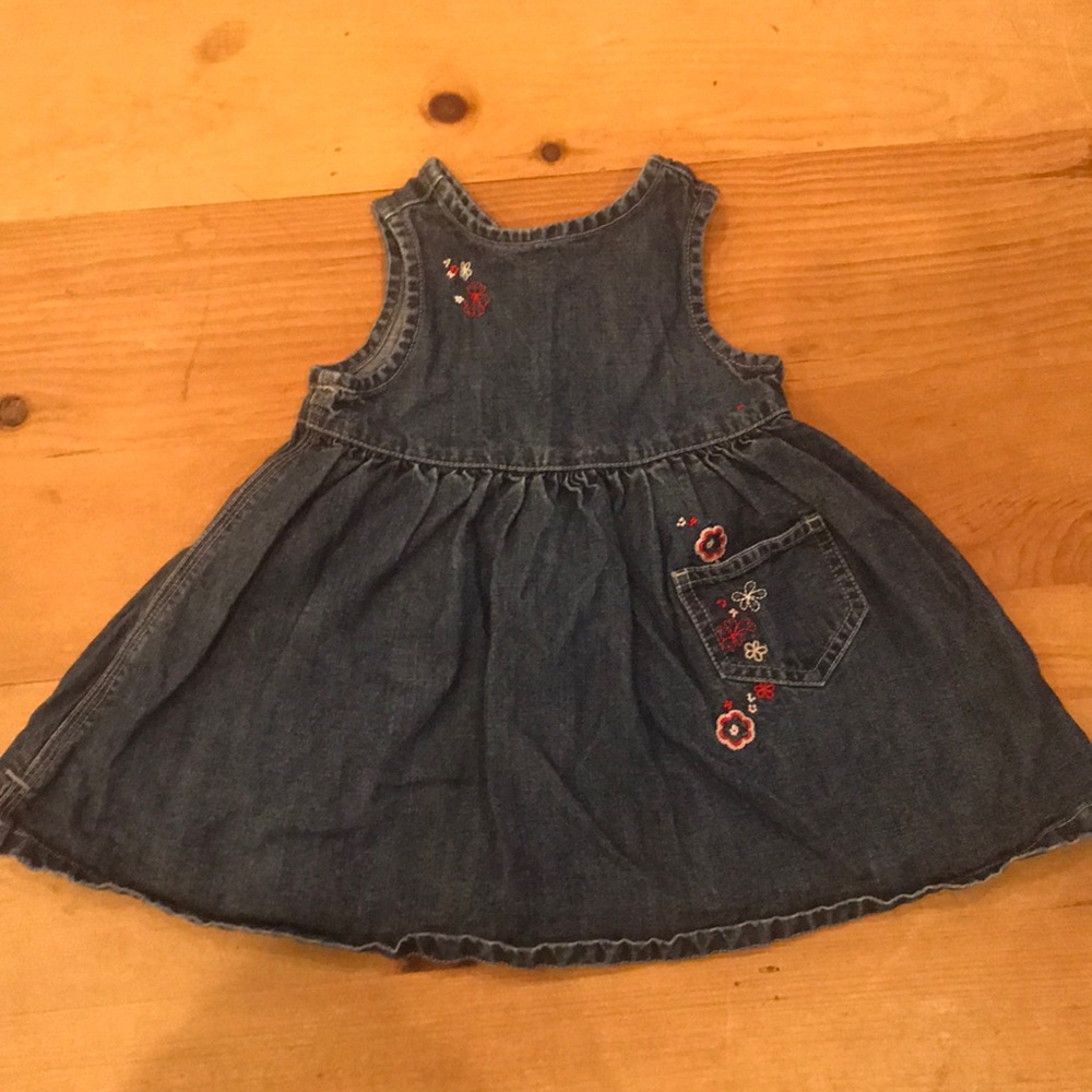 🐳 Gap denim dress. Must bundle